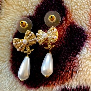 CHANEL Drop Earrings